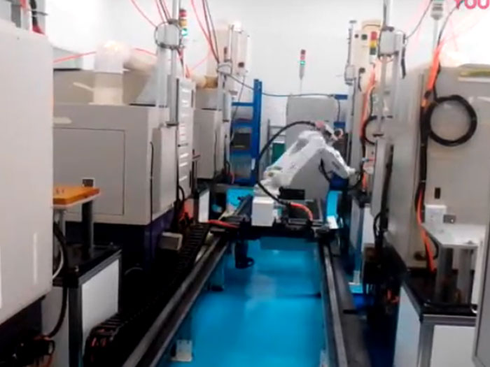 工业机器人机加工一对五自动化应用